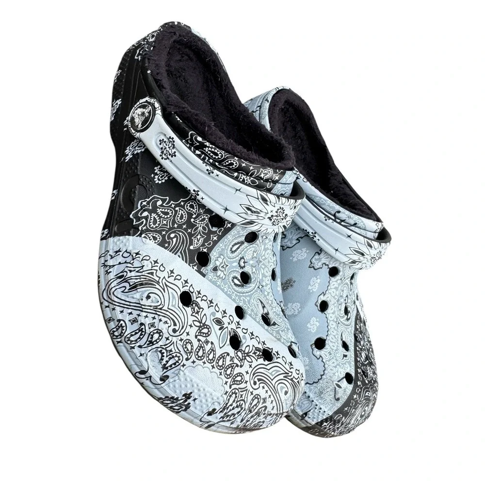 Crocs Classic Lined Clog Bandana Paisley Print Baya Black Youth Size J3 Faux Fur